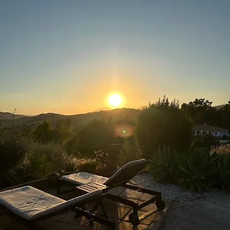 Azafran Villa *